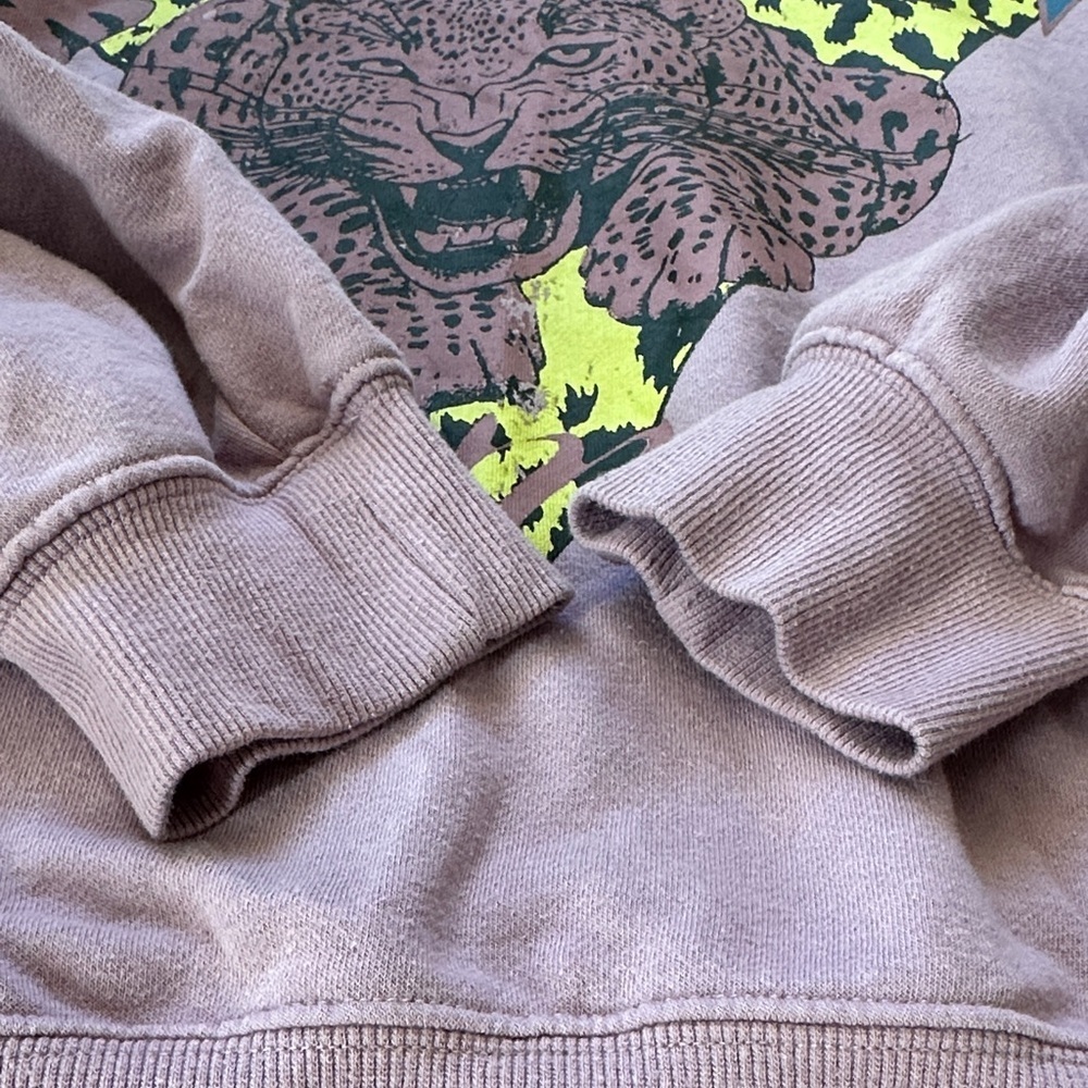 Def Leppard Women’s Graphic Sweatshirt in Excellent Condition - Picture 4 of 5